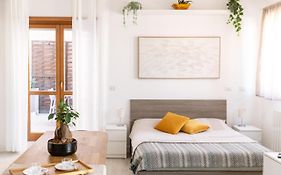 LOFT con Terrazzo - 3 min dalle Autostrade By followgreenhouserome